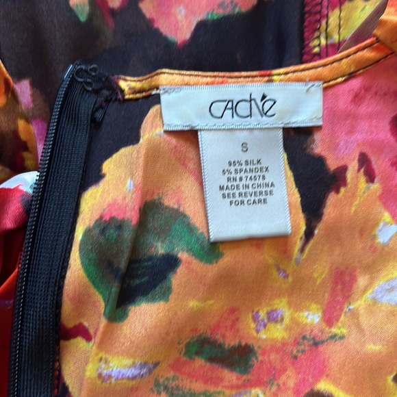 Cache floral silk top, sz S - Picture 7 of 7